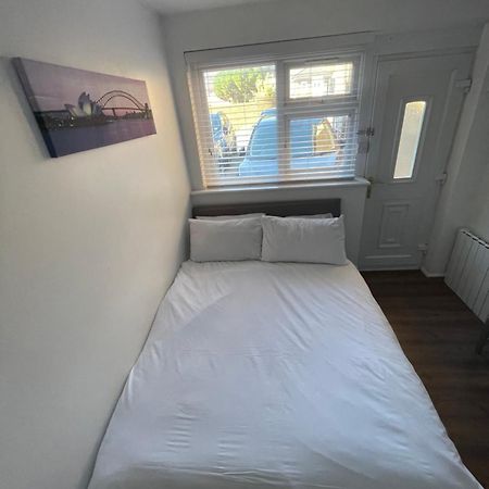 Fantastic Studio, Private Bathroom And Mini Kitchen. Thamesmead (Greater London) Exterior foto
