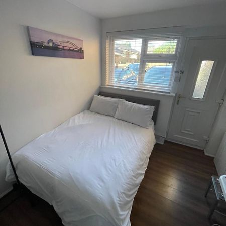 Fantastic Studio, Private Bathroom And Mini Kitchen. Thamesmead (Greater London) Exterior foto
