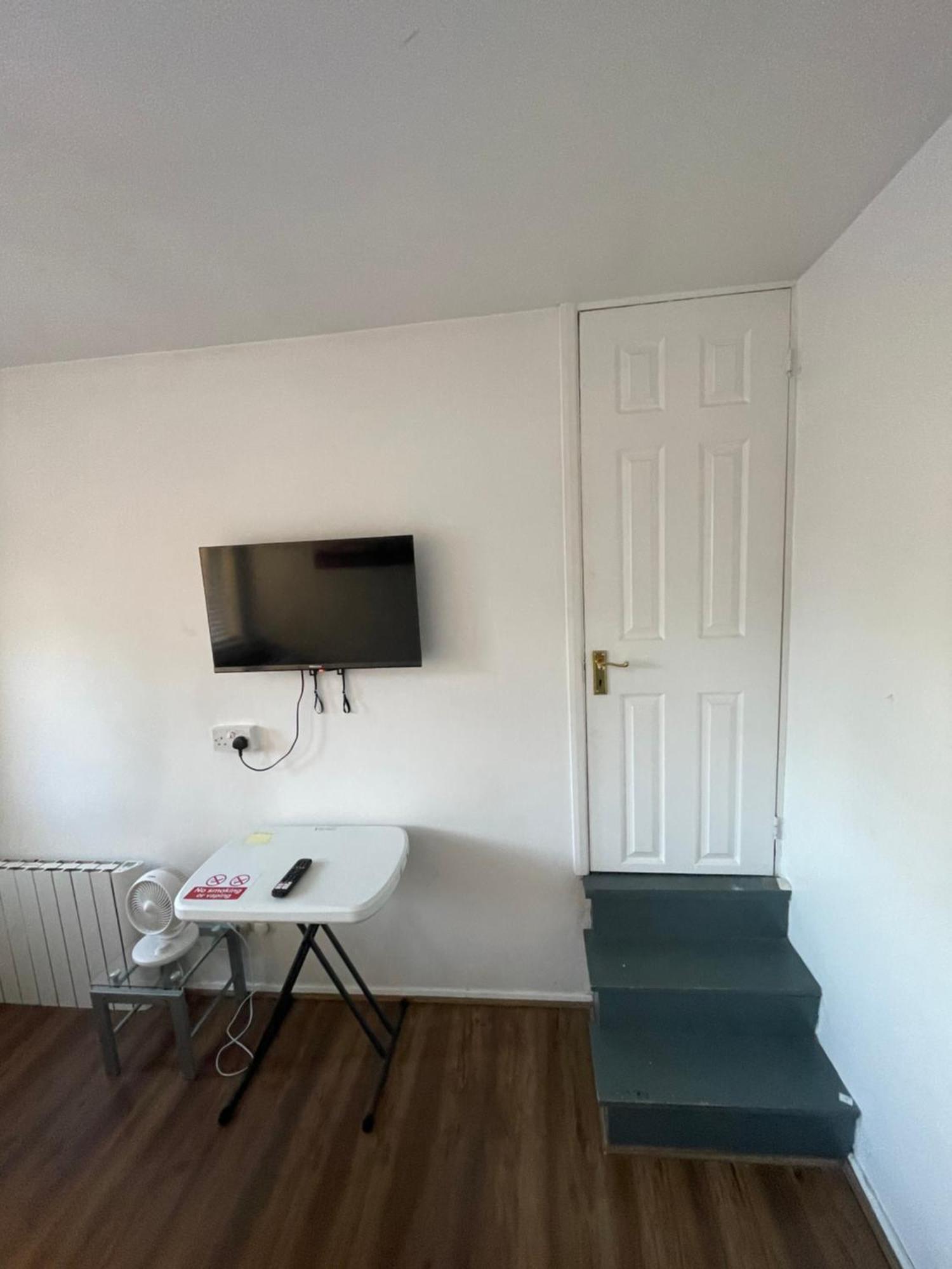 Fantastic Studio, Private Bathroom And Mini Kitchen. Thamesmead (Greater London) Exterior foto