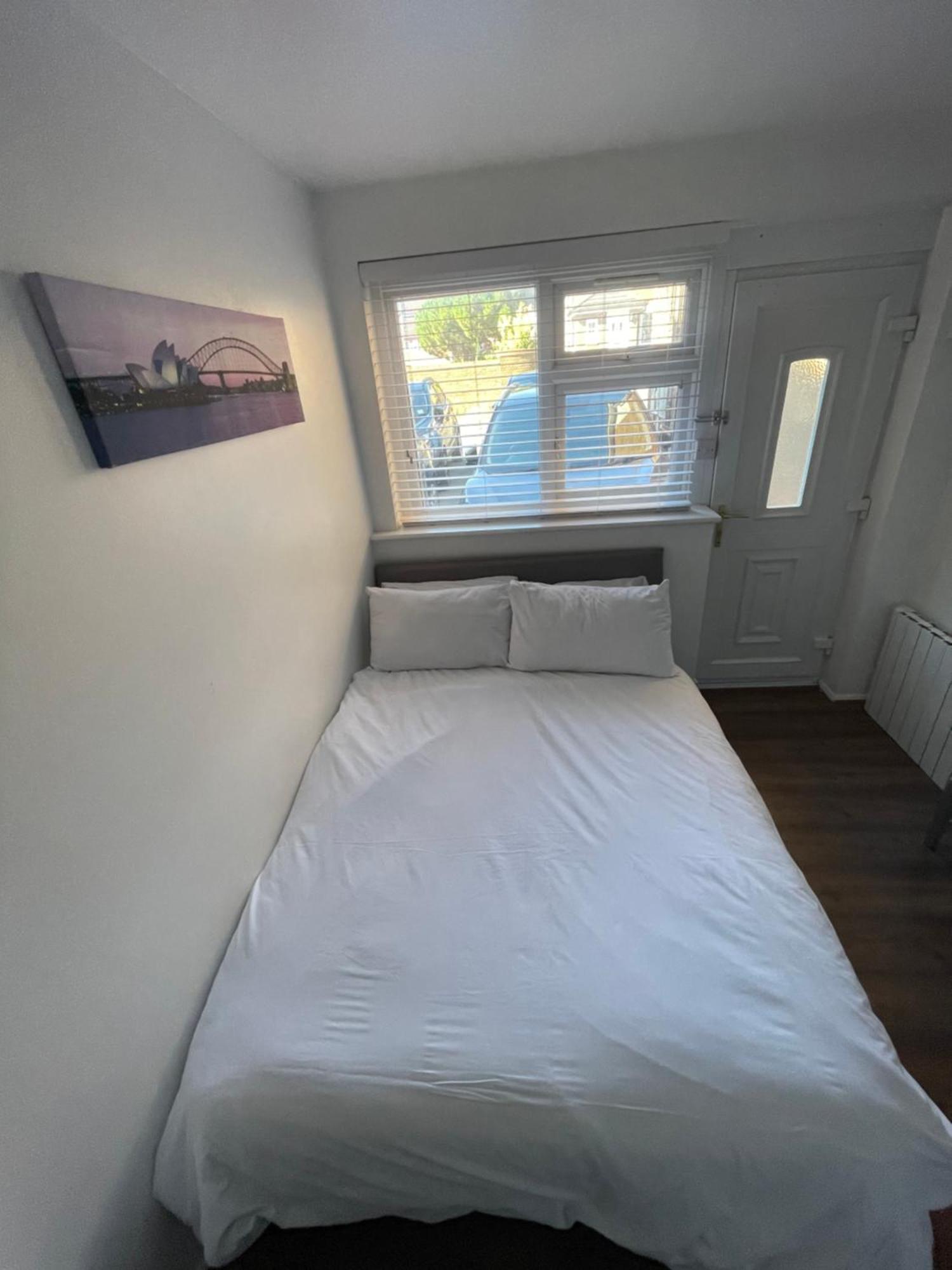 Fantastic Studio, Private Bathroom And Mini Kitchen. Thamesmead (Greater London) Exterior foto