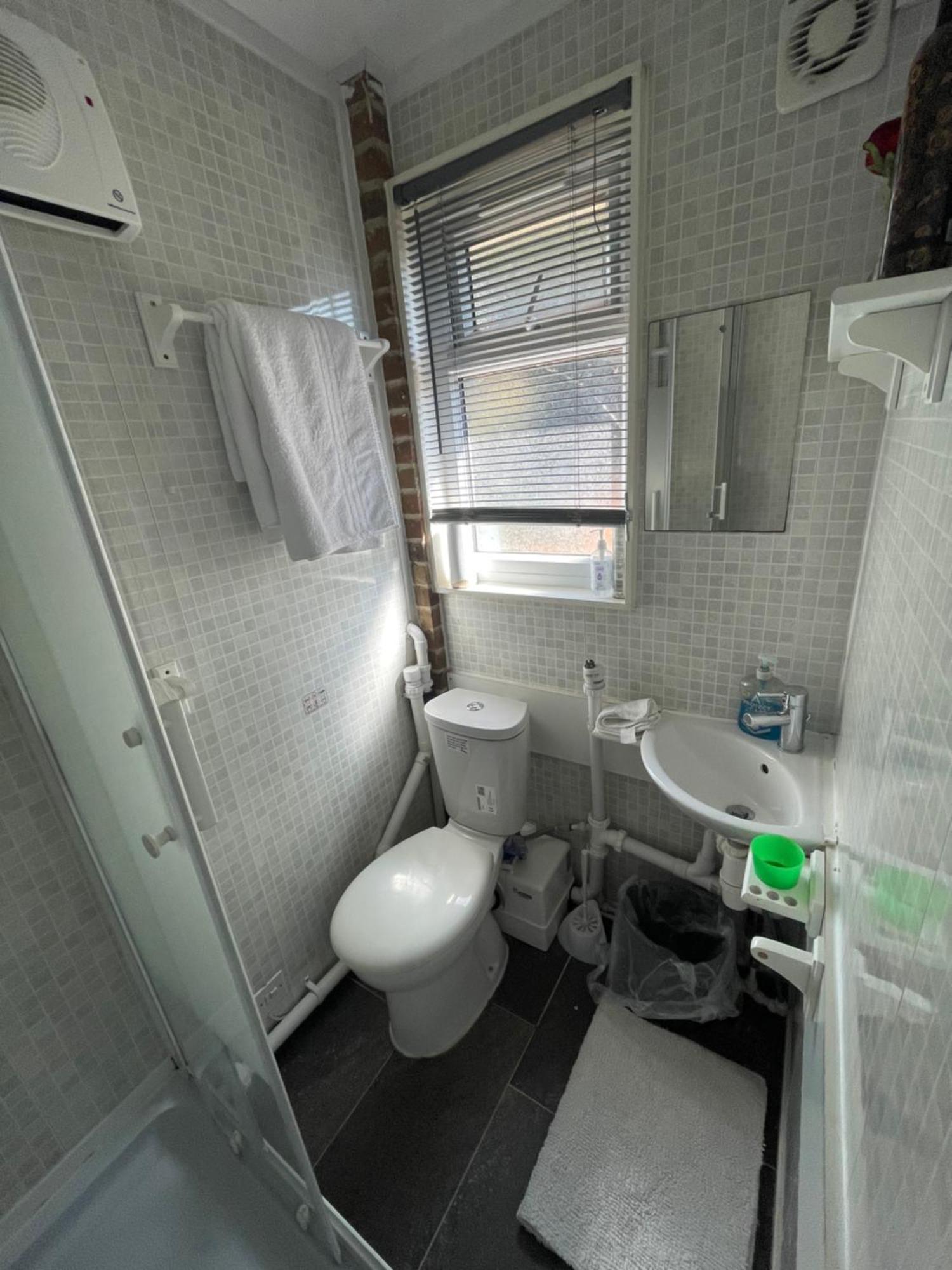Fantastic Studio, Private Bathroom And Mini Kitchen. Thamesmead (Greater London) Exterior foto
