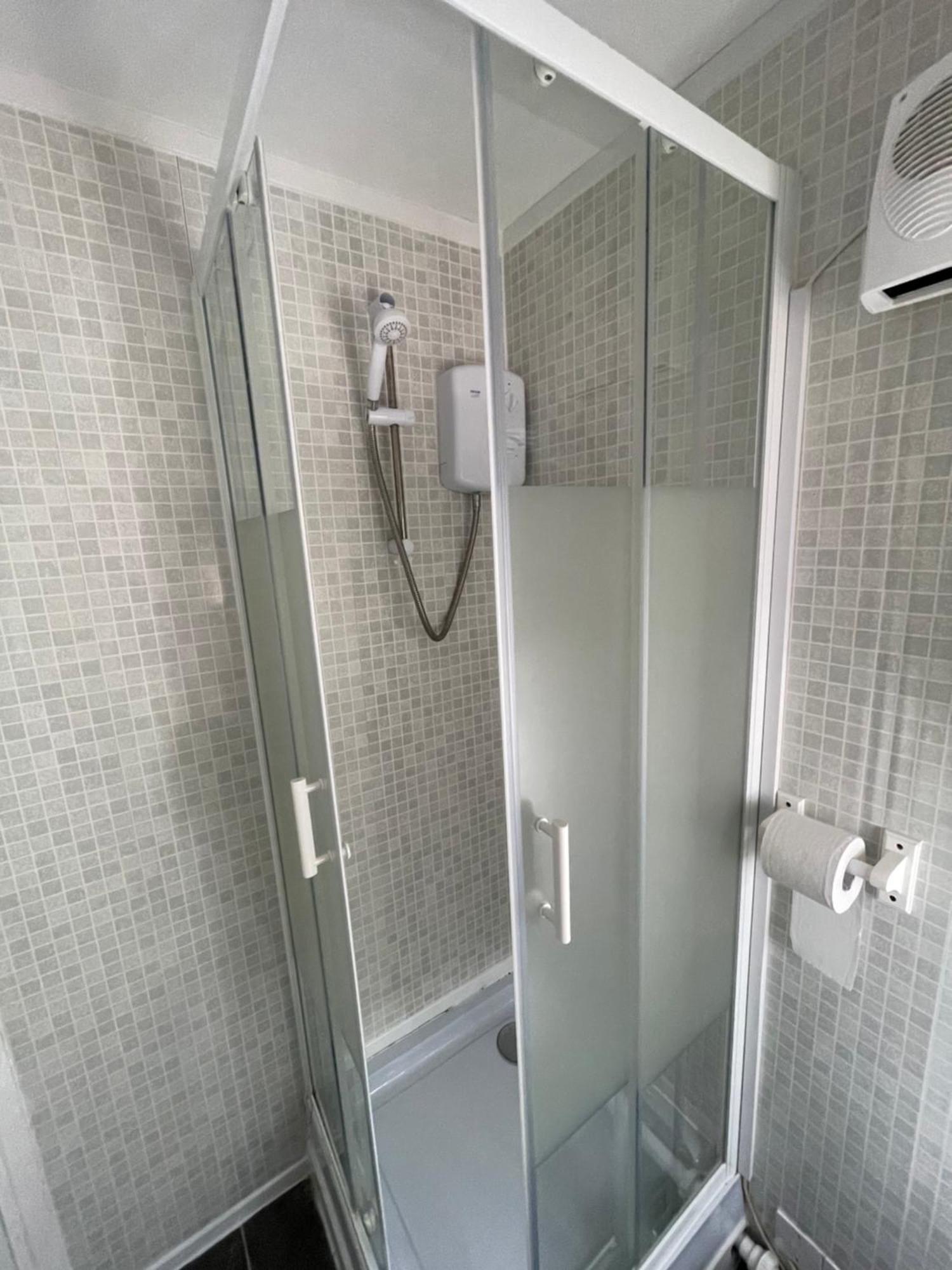Fantastic Studio, Private Bathroom And Mini Kitchen. Thamesmead (Greater London) Exterior foto